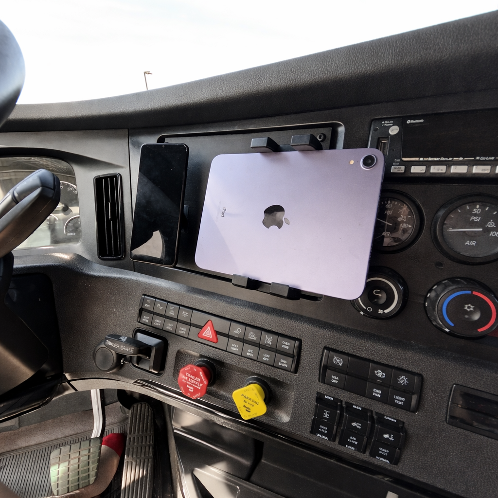 Freigthliner Cascadia 2018-2025 ОЕМ-Style Multi-Mount Dash Plate – Up to 2 Gadgets