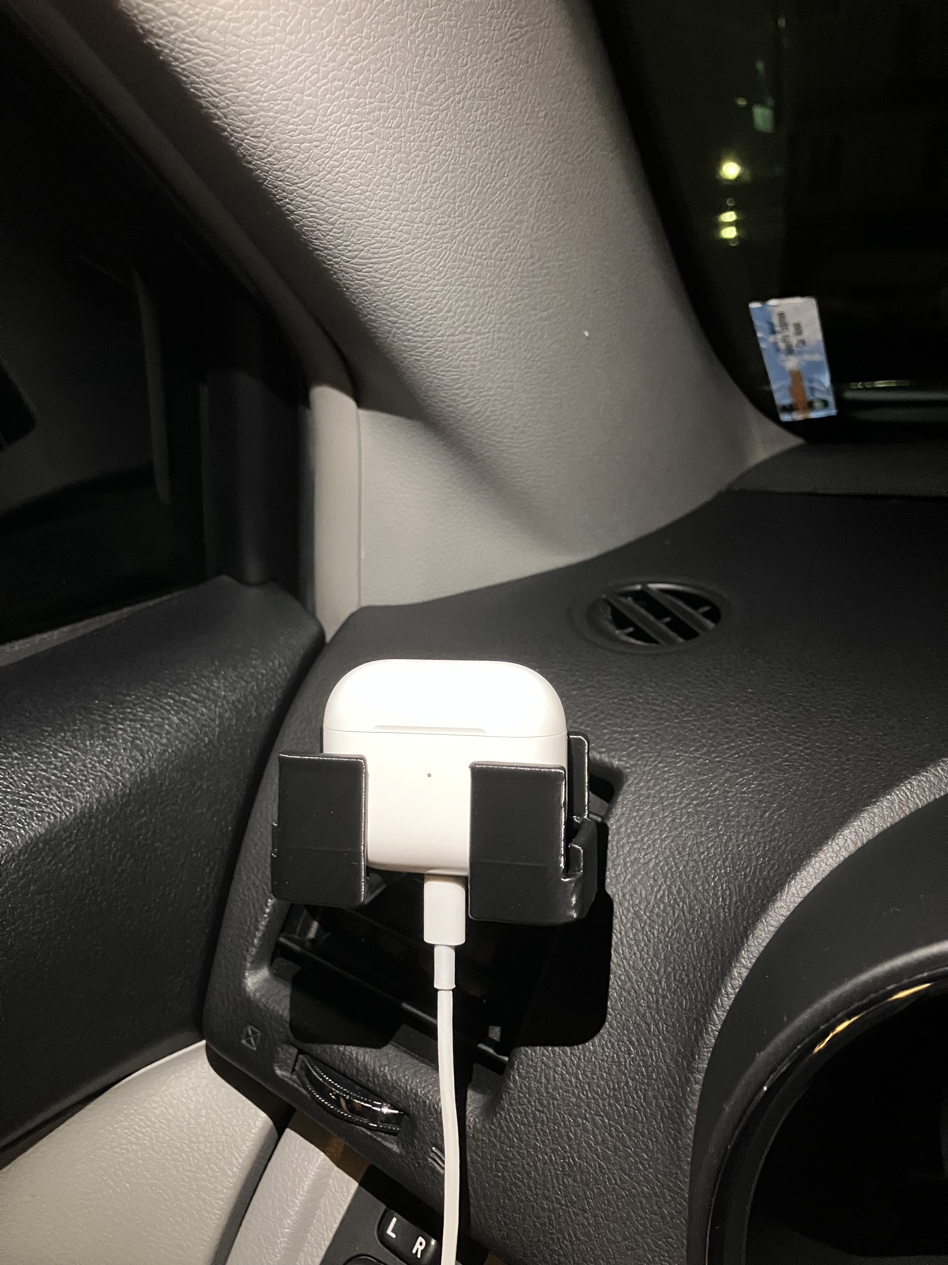 Car Vent AirPods Holder – One-Hand Driving Safe Mount