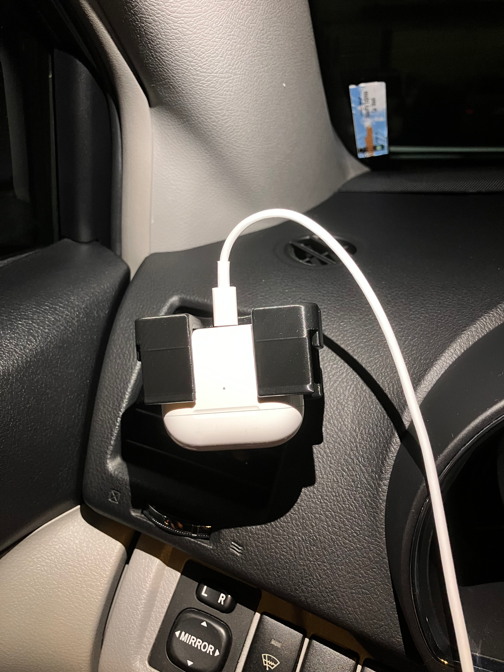 Car Vent AirPods Holder – One-Hand Driving Safe Mount