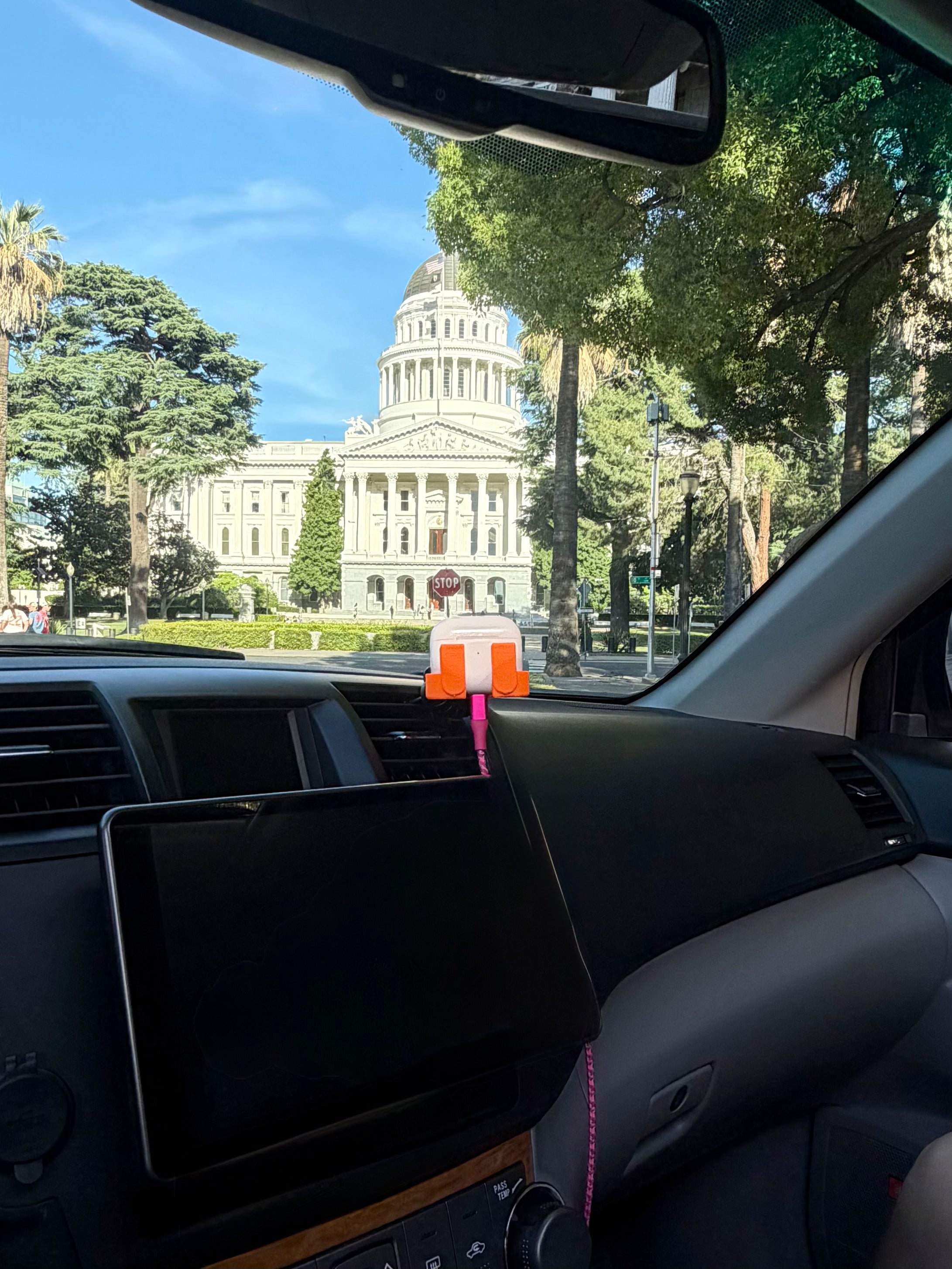 Orange Car Vent Clip Holder for AirPods 3 4, One-Hand Driving Mount
